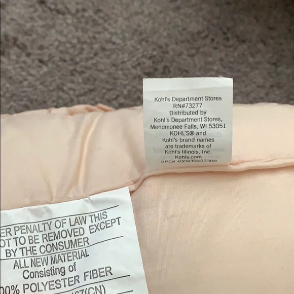 LC Lauren Conrad at Kohl’s pillows. Pink & Cream. - Picture 6 of 8